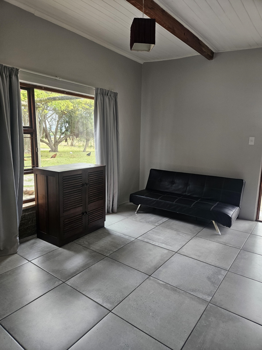 To Let 1 Bedroom Property for Rent in Theescombe Eastern Cape